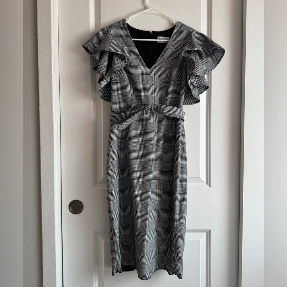 Eliza J grey short sleeve dress with belt, size size 2 - Picture 2 of 10